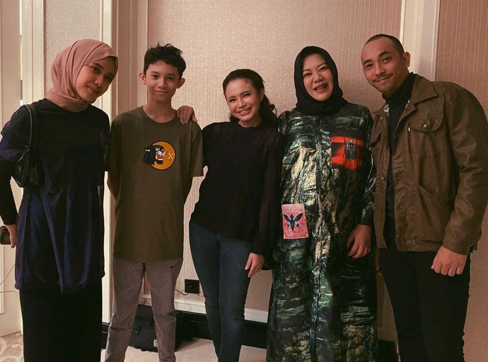 instagram.com/risa_saraswati