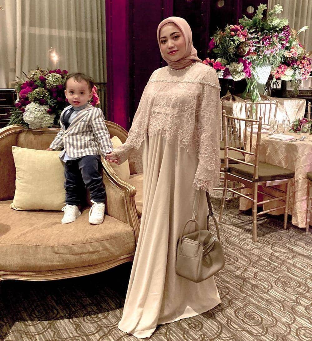 instagram.com/rachelvennya