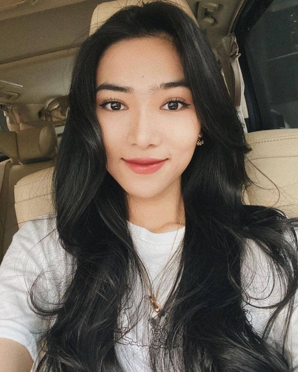 Instagram.com/isyanasarasvati