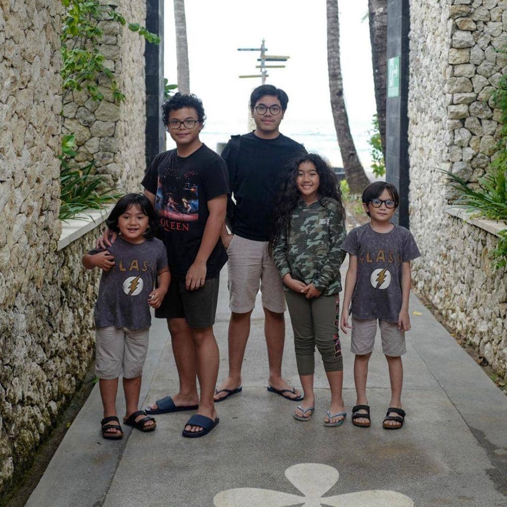 instagram.com/anji.akunkedua