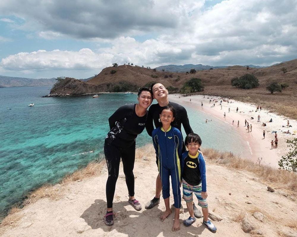 instagram.com/ernestprakasa