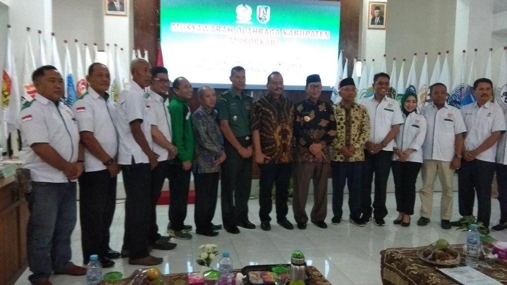 Jajaran pengurus KONI Tuban saat foto bersama. IDN Times/Imron