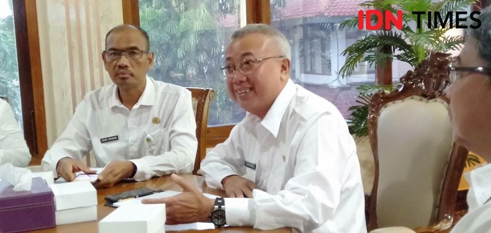 Bupati Bantul Suharsono (tengah). IDN Times/Daruwaskita