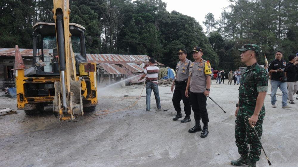 Kapolres Simalungun saat meninjau lokasi (Dok.IDN Times/istimewa)
