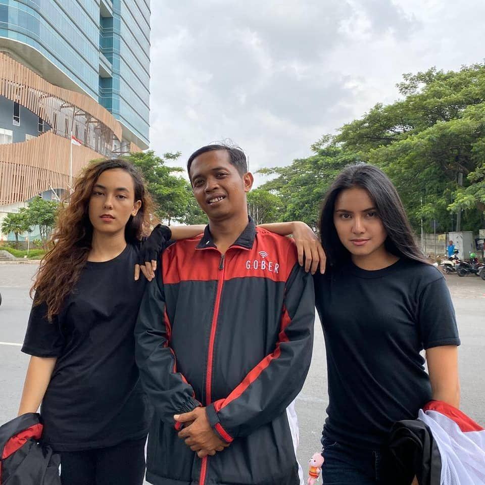 instagram.com/sanditile