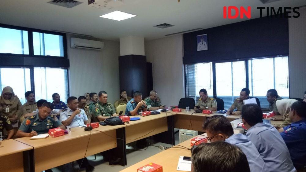 Rapat persiapan pelaksanaan apel siaga di Kantor Wali Kota Makassar, Selasa (7/1). IDN Times/Asrhawi Muin