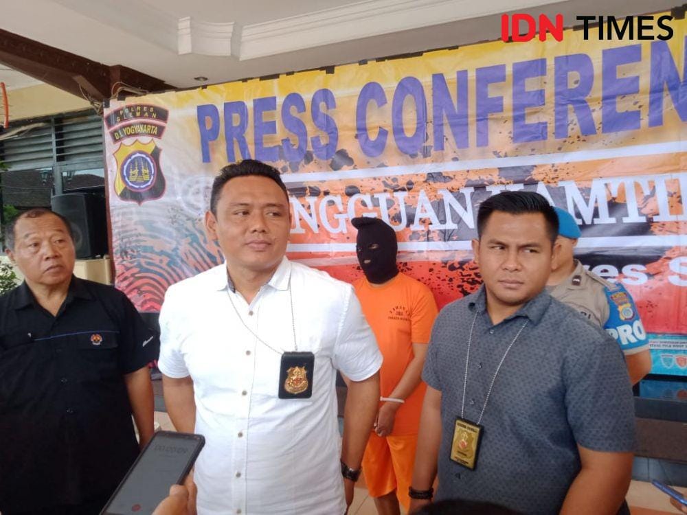 Sesi jumpa pers kasus dugaan pencabulan oknum guru terhadap muridnya. IDN Times/Tunggul Kumoro