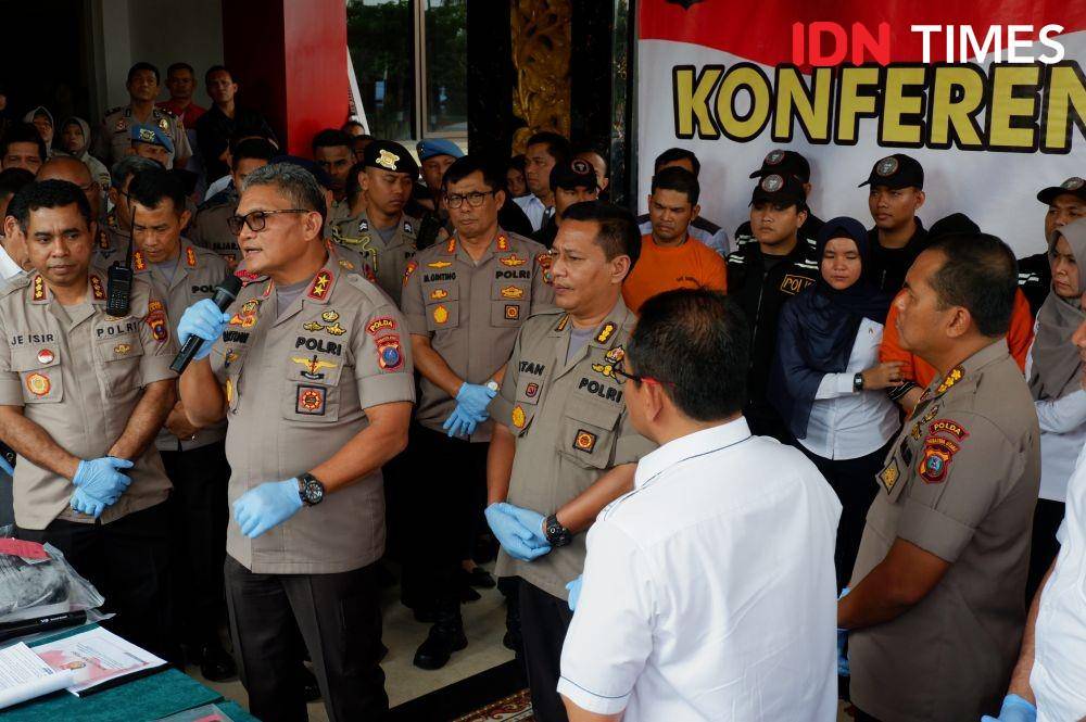 Kapolda Sumut Irjen Martuani Sormin saat memberikan keterangan terkait pembunuhan berencana Hakim PN Medan Jamaluddin (IDN Times/Prayugo Utomo)