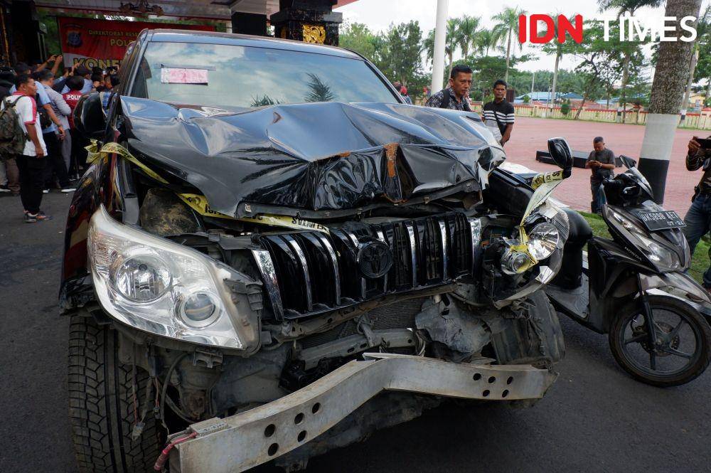 Kondisi Toyota Prado milik Jamaluddin yang digunakan pelaku saat ingin membuang jasadnya (IDN Times/Prayugo Utomo)