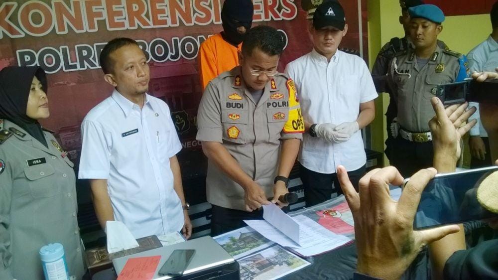 Kapolres Bojonegoro AKBP Budi Hendrawan saat merilis kasus penipuan. IDN Times/Istimewa