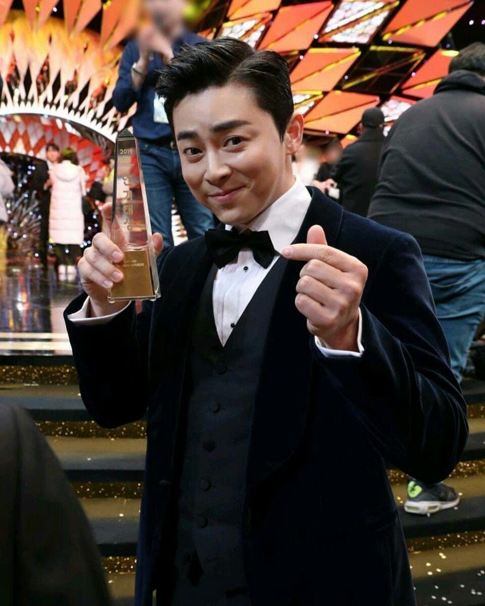 instagram.com/jojungsuk