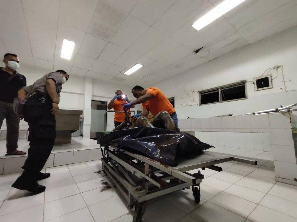 Jasad Mr X yang belakangan diketahui bernama Andi. Ditemukan di Sungai Mahakam dengan tangan terborgol (Dok.IDN Times/Istimewa)