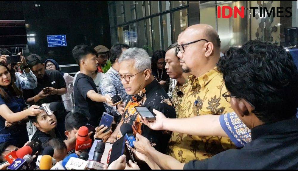 Ketua KPU Arief Budiman bersama beberapa komisioner KPU saat mengunjungi gedung KPK, Rabu (8/1). (IDN Times/Santi Dewi)