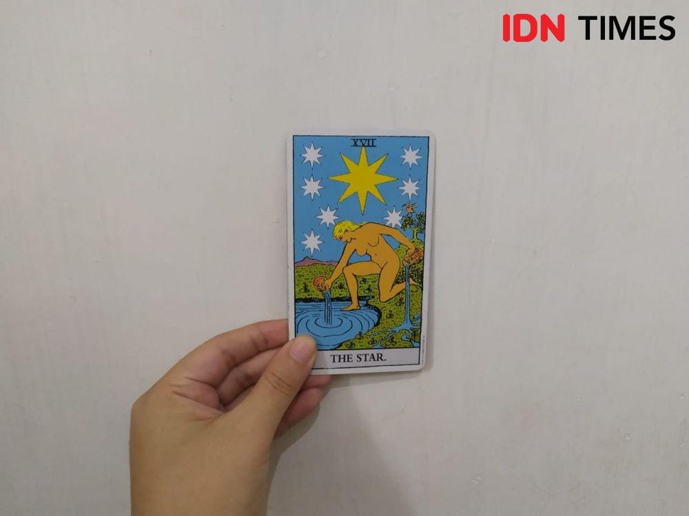 Tarot Card (IDN Times/Aldzah Fatimah Aditya)