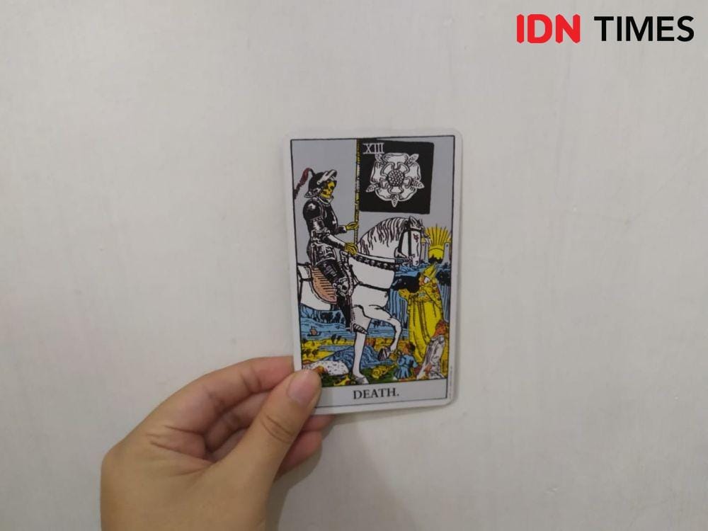 Tarot Card (IDN Times/Aldzah Fatimah Aditya)