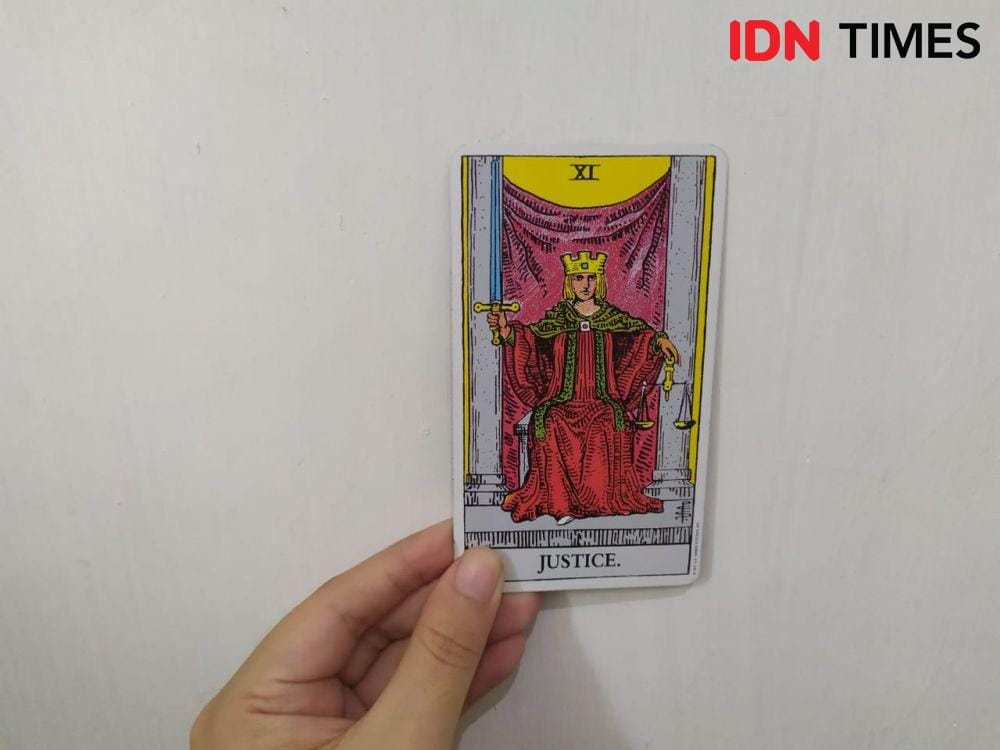Tarot Card (IDN Times/Aldzah Fatimah Aditya)