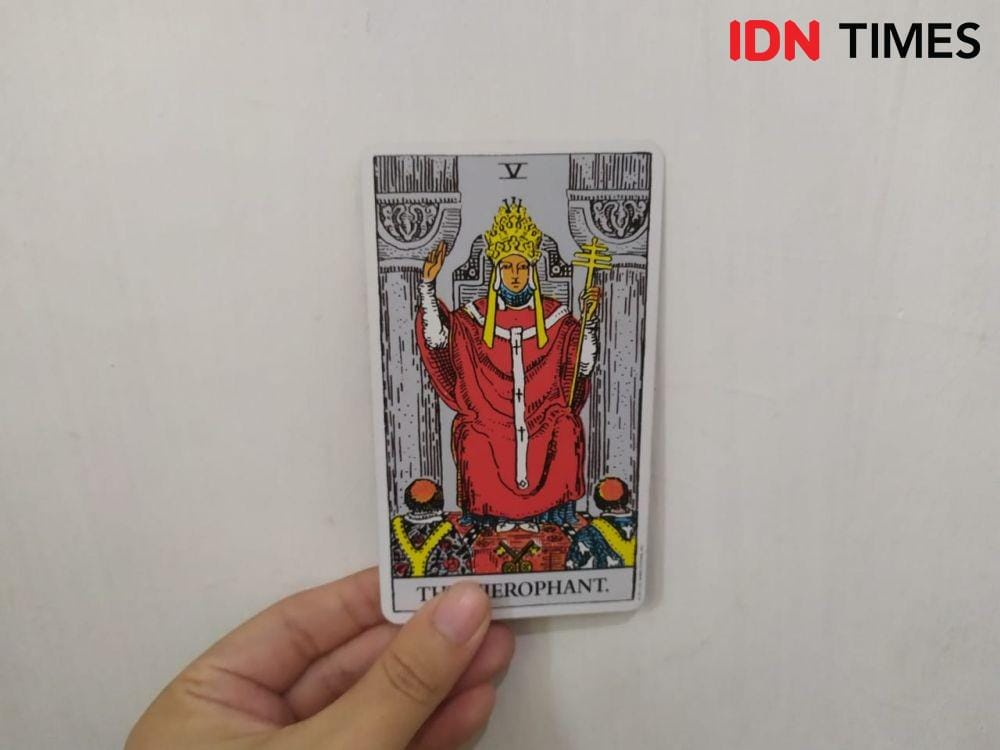 Tarot Card (IDN Times/Aldzah Fatimah Aditya)