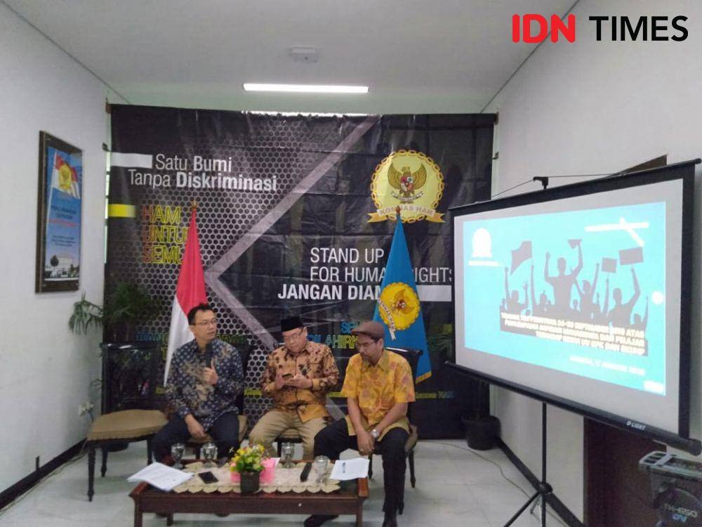 Komisi Nasional Hak Asasi Manusia menggelar konferensi pers terkait Temuan Tim Peristiwa 24-30 September 2019 di Kantor Komnas HAM RI, Jakarta Pusat, Kamis (9/1) (IDN Times/Dini Suciatiningrum)