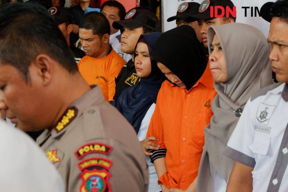 ZH, tersangka pembunuhan suaminya sendiri yang merupakan Hakim PN Medan, Jamaluddin. (IDN Times/Prayugo Utomo)
