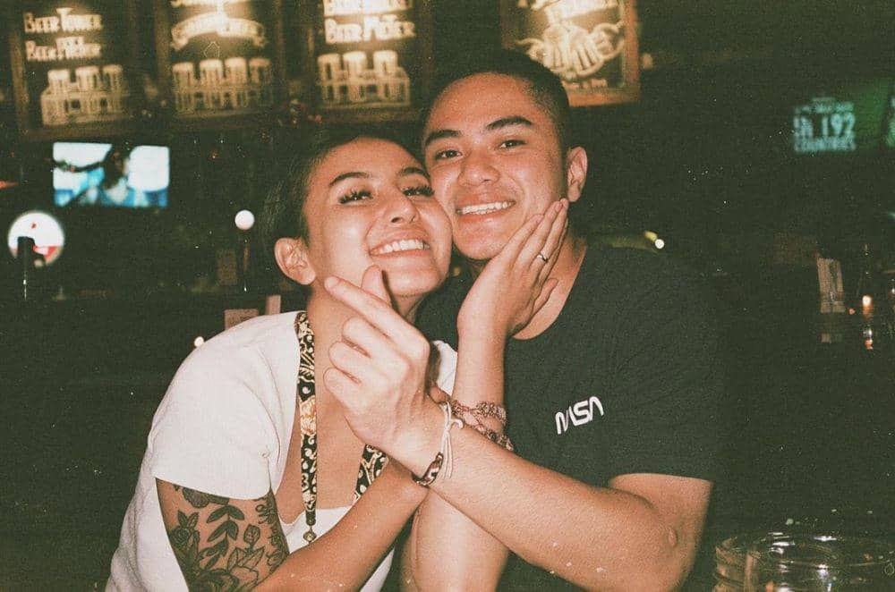 instagram.com/awkarin