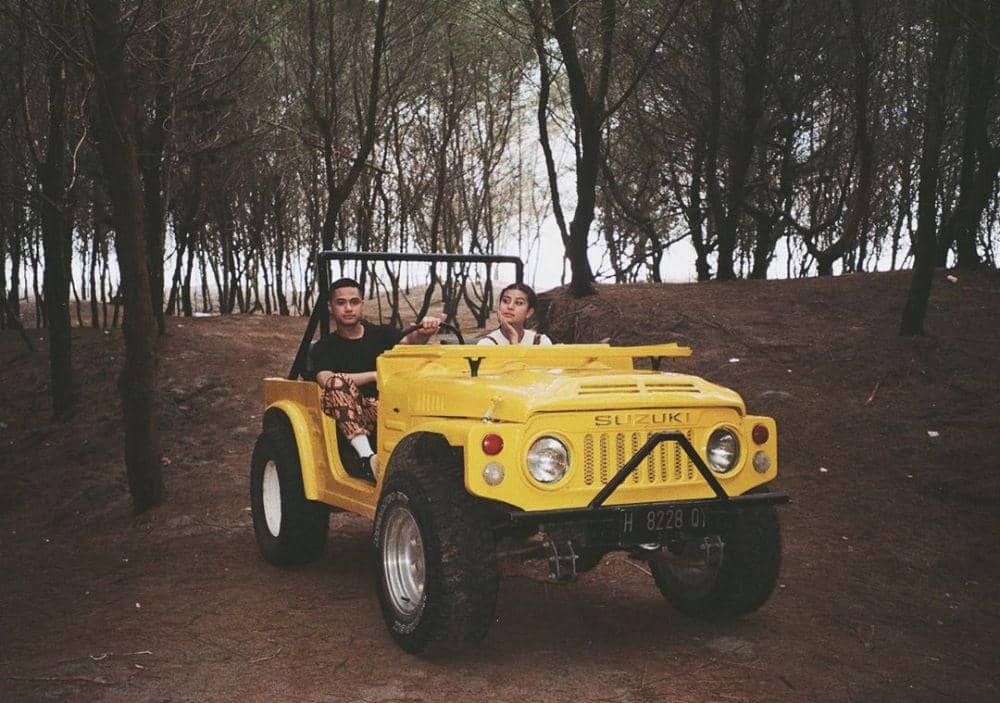 instagram.com/awkarin