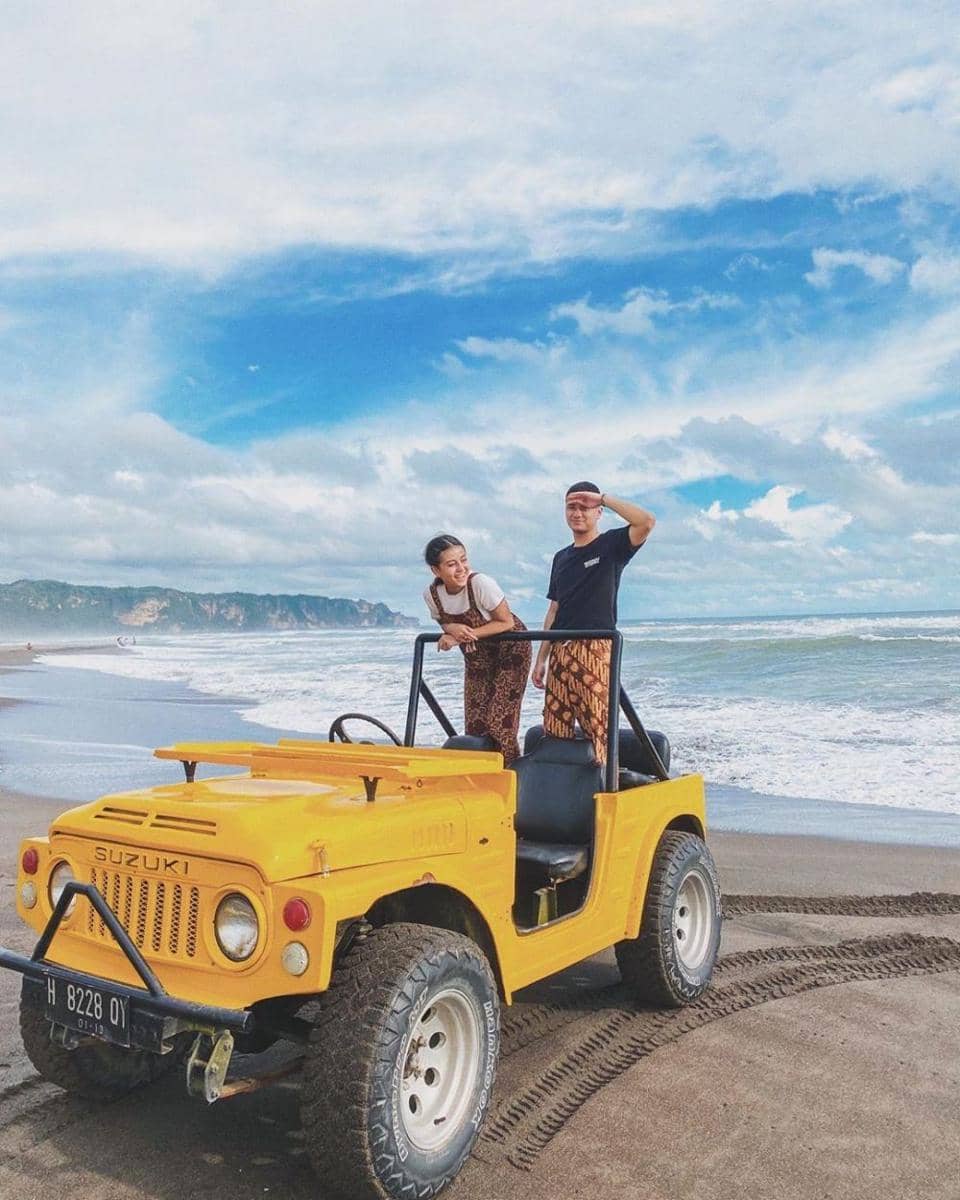 instagram.com/awkarin