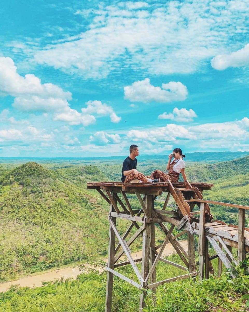 instagram.com/awkarin