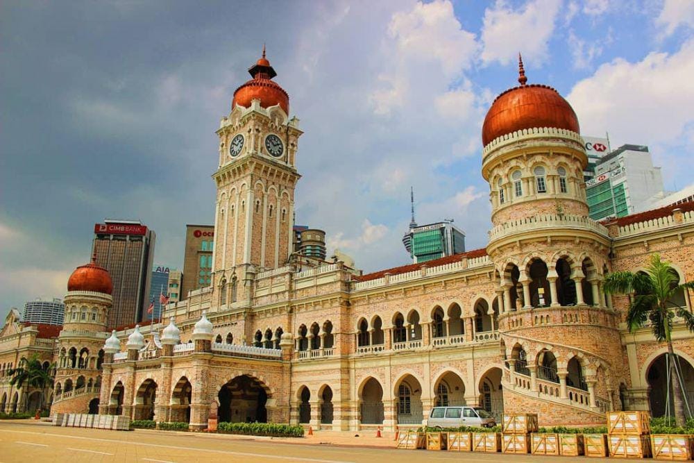 instagram.com/loveandtravelteam