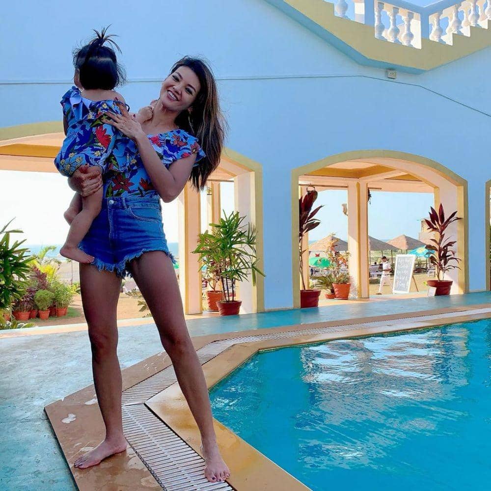 instagram.com/farahquinnofficial/