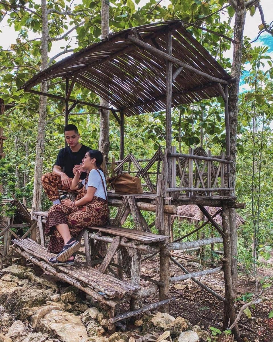 instagram.com/awkarin