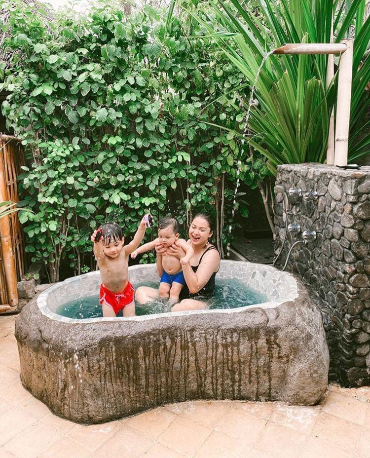 instagram.com/putrititian