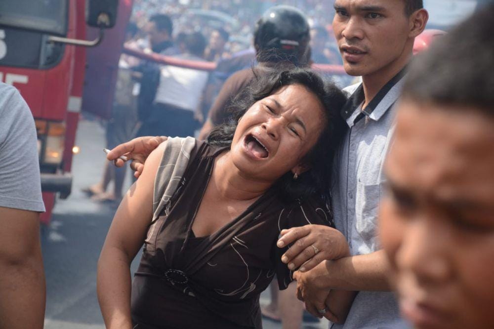 Kebakaran menghanguskan 14 rumah warga di Kota Padangsidimpuan, Kamis (9/1) (istimewa)