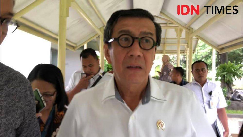 Menkumham Yasonna Laoly di Kompleks Istana Negara, Jakarta Pusat, Kamis 9 Januari 2020 (IDN Times/Teatrika Handiko Putri)