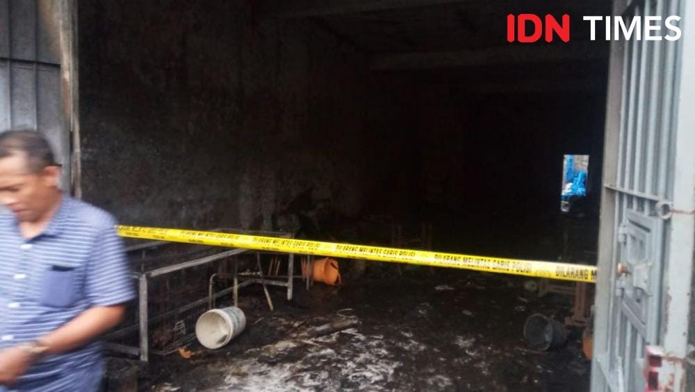 Kebakaran ruko di Jalan Titan, Kecamatan Makassar, Kota Makassar, Kamis (9/1) / Sahrul Ramadan