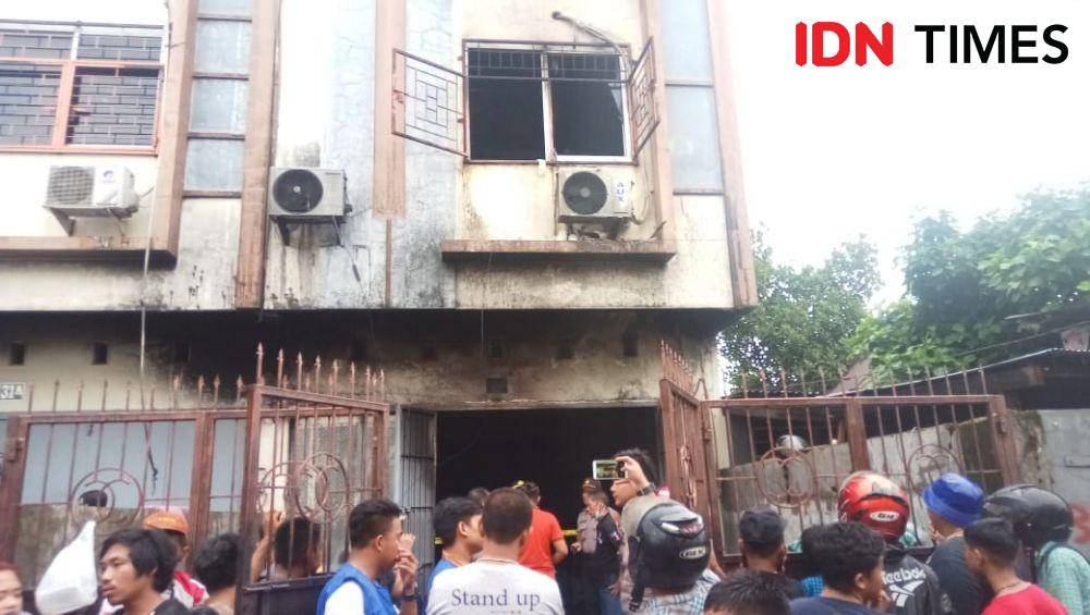 Kebakaran ruko di Jalan Titan, Kecamatan Makassar, Kota Makassar, Kamis (9/1) / Sahrul Ramadan