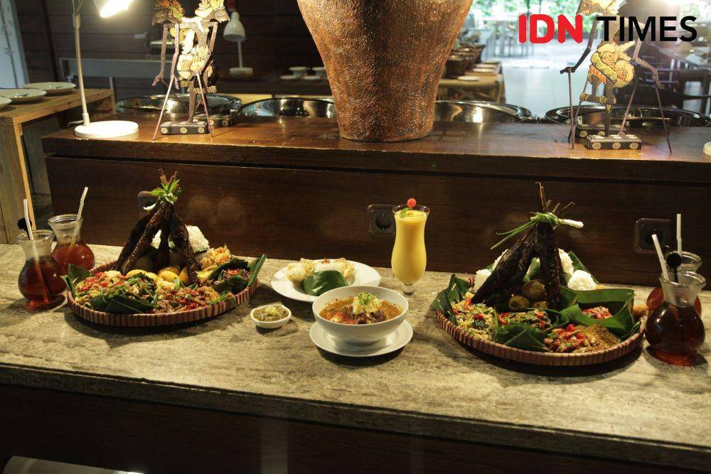 Ketiga menu spesial dalam acara "Festival Mangga dan Kedondong" di Midtown Hotel Surabaya. IDN Times/Naufal Al Rahman
