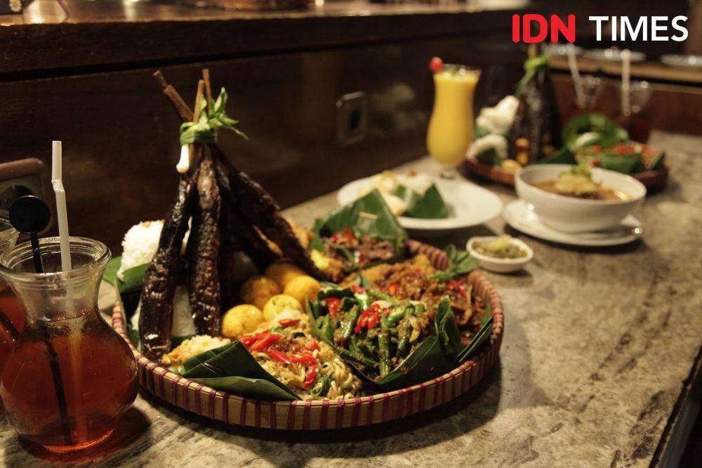 Perkenalan menu baru untuk "Festival Mangga dan Kedondong" di Midtown Hotel Surabaya. IDN Times/Naufal Al Rahman