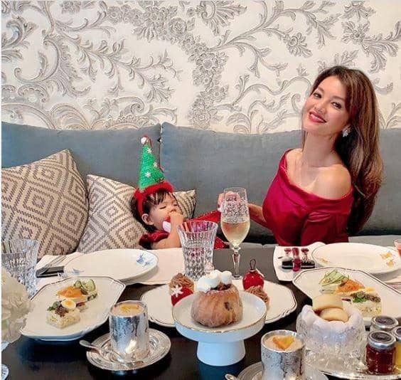 instagram.com/farahquinnofficial/