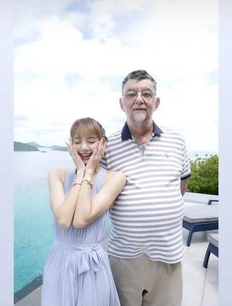 instagram.com/lalalalisa_m