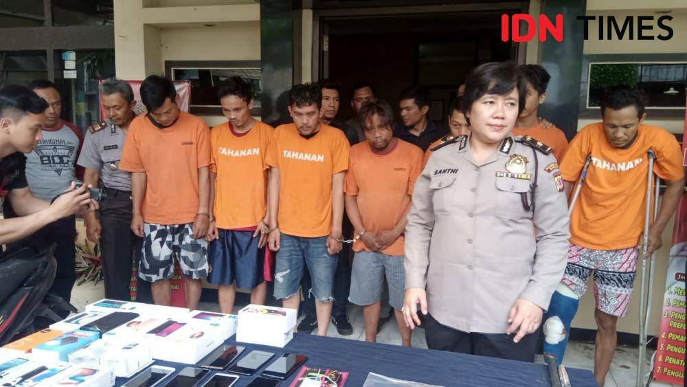 Komplotan spesialis pencuri ponsel di Bandung (IDN Times/Galih Persiana)