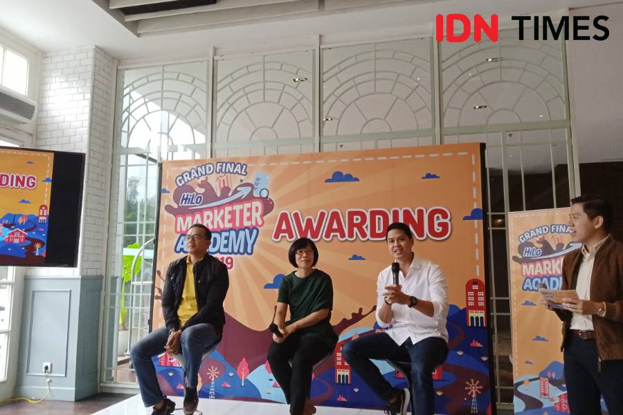 (Ki-ka) Alexander Zulkarnain (Brand & Partnership Director Young On Top), Susana (Head of Marketing Nutrifood), Fauzan Gani (Founder & COO Doogether) pada Grand Final HiLo Marketer Academy 2019 di Veranda Hotel. 9 Januari 2020. IDN Times/Ayuningtyas Juliana