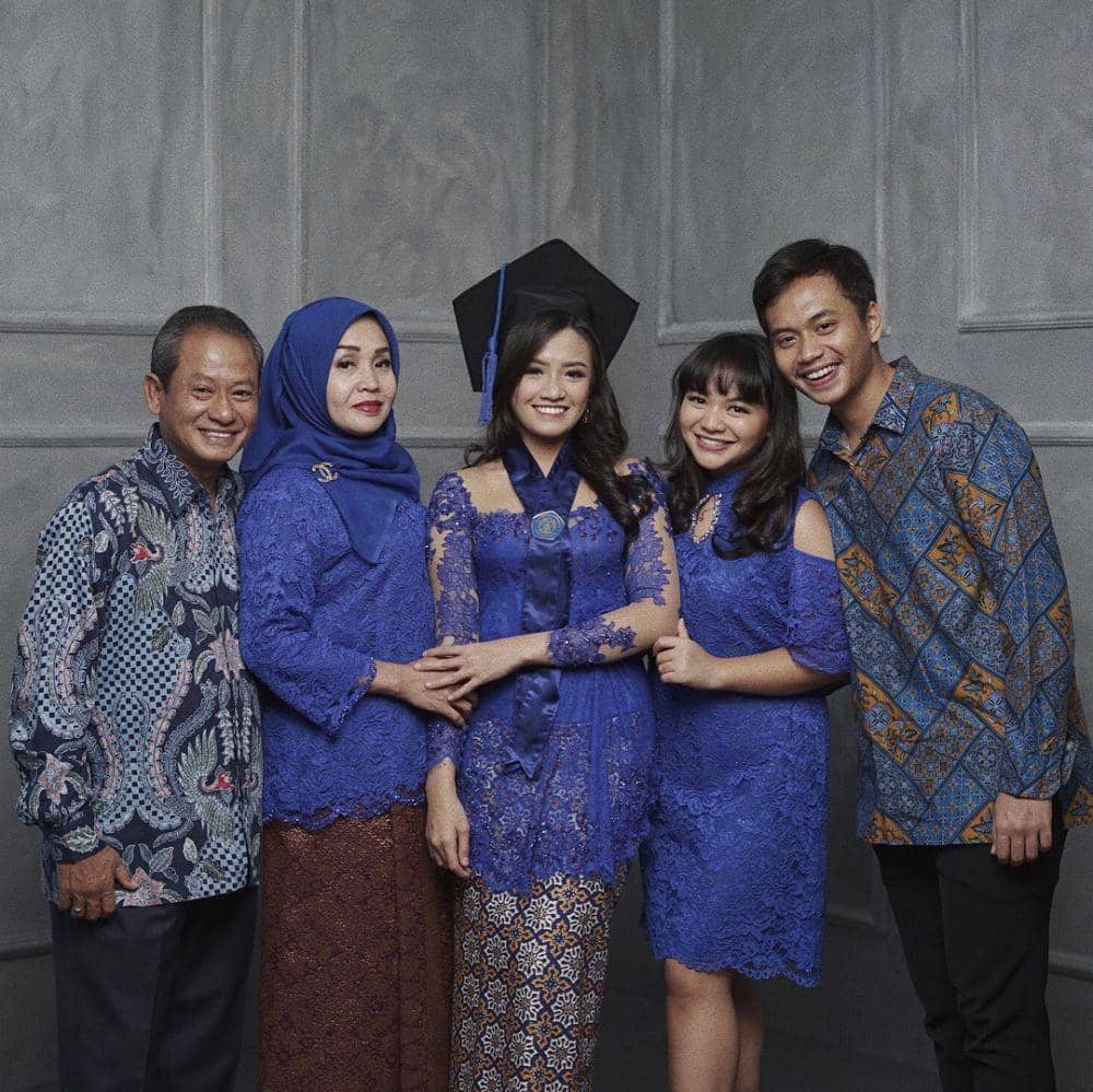 instagram.com/amelcarla