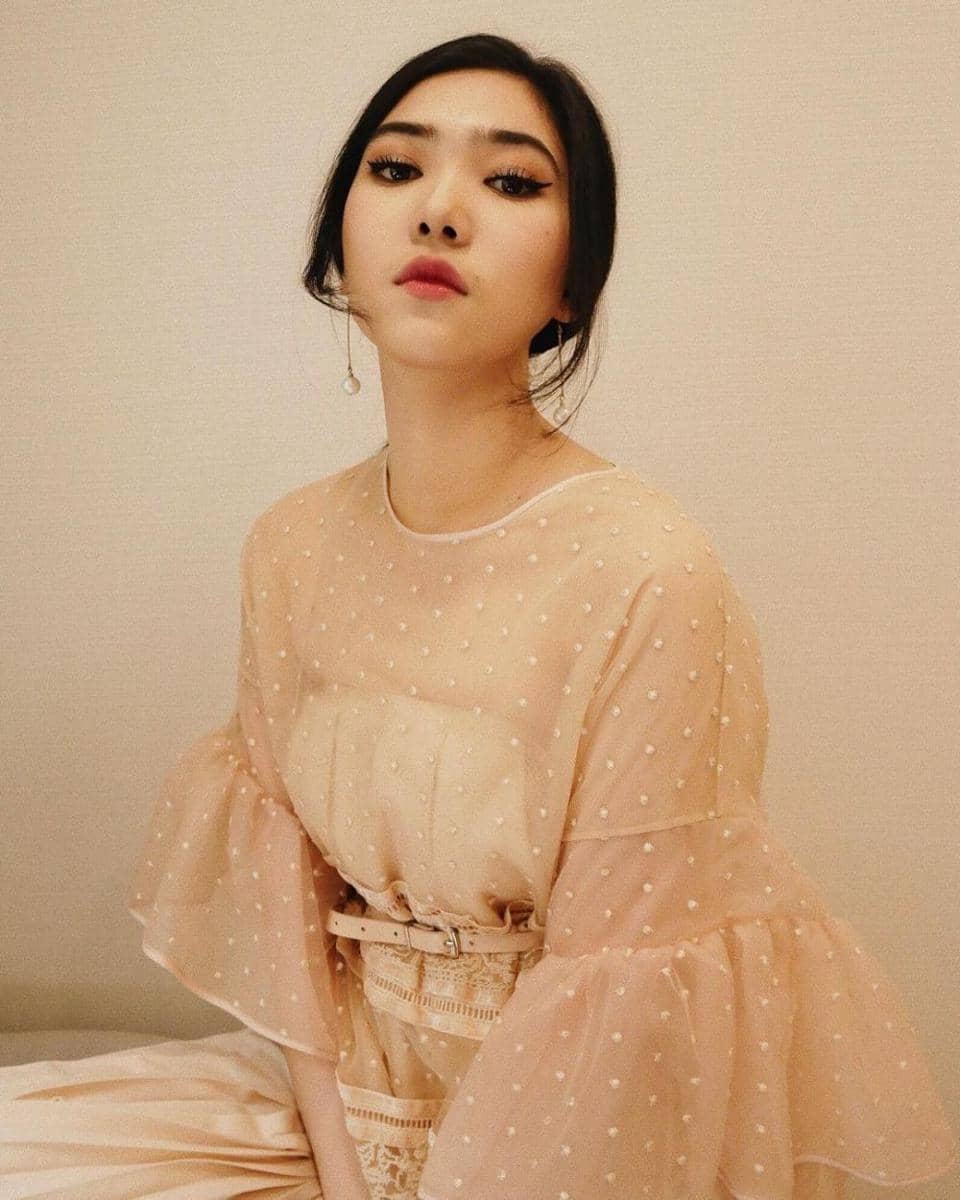 instagram.com/isyanasarasvati
