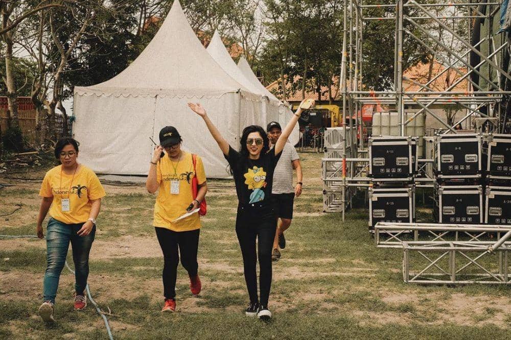 instagram.com/isyanasarasvati