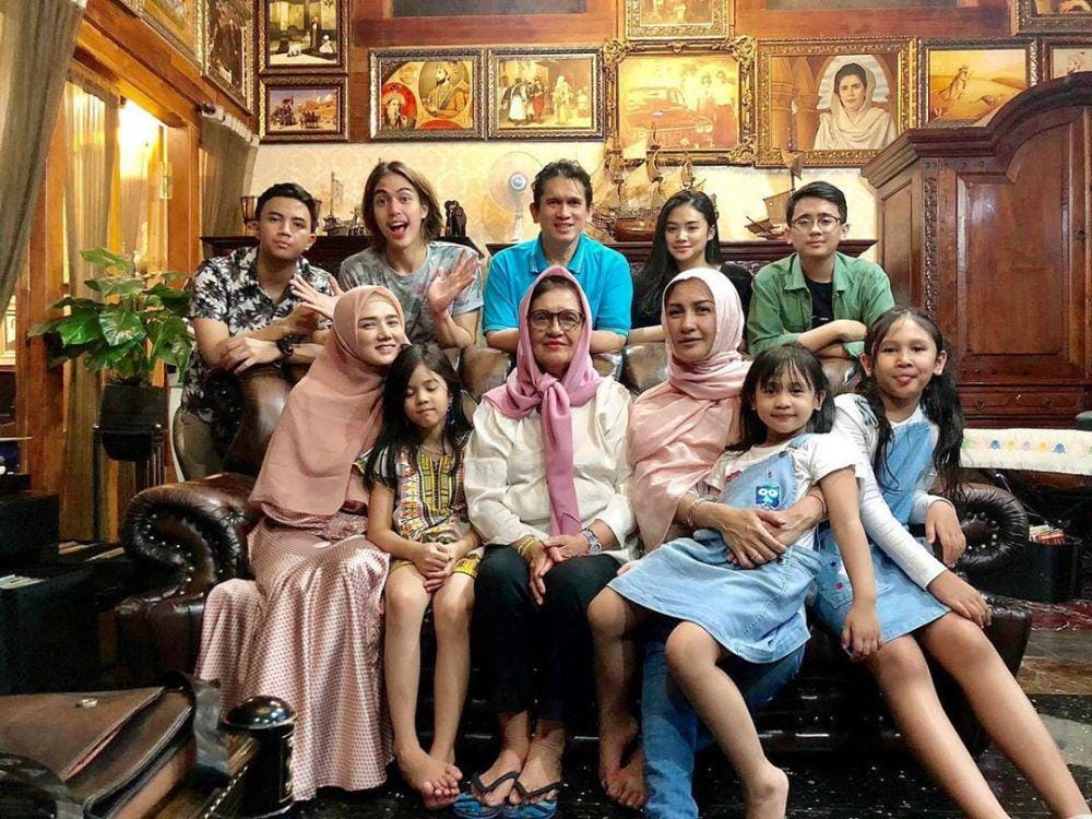 instagram.com/mulanjameela1