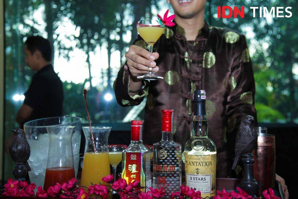 Cocktail spesial dari JW Marriott Surabaya yang memadukan arak Tiongkok. (IDN Times/Reza Iqbal)
