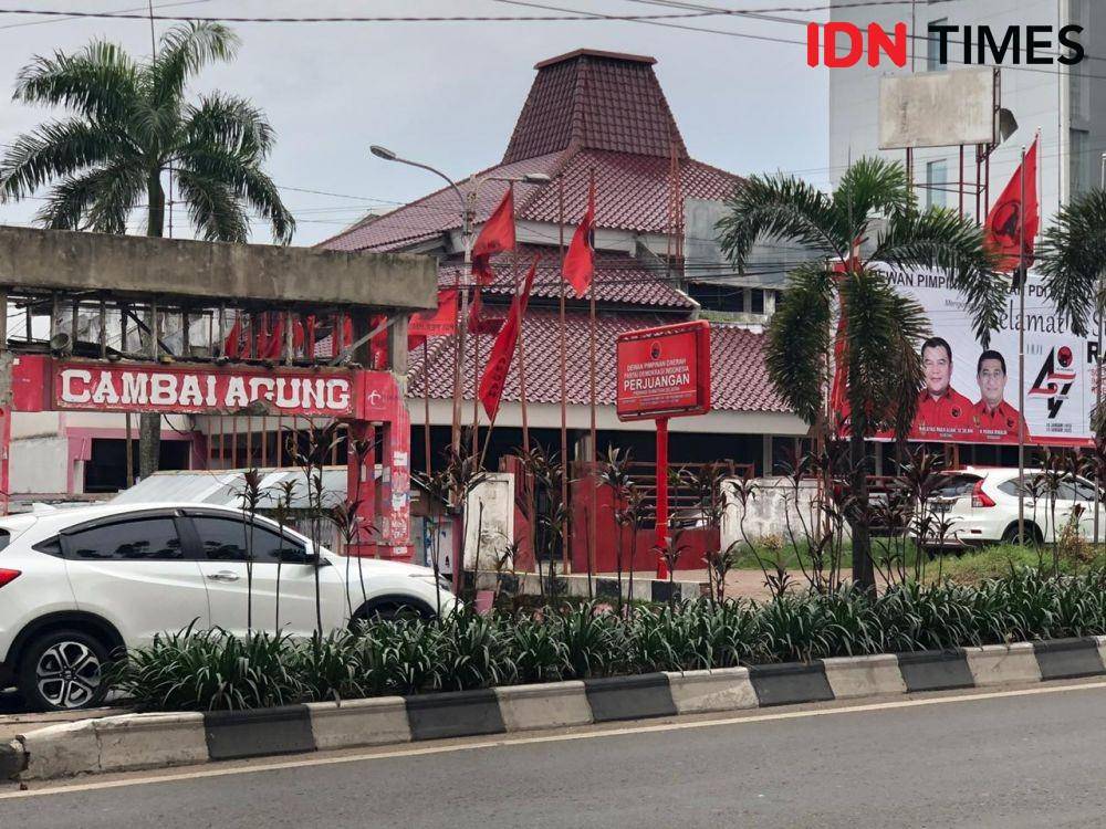 Kantor DPD PDIP Sumsel di Palembang yang diduga ikut diperiks KPK terkait OTT Komisioner KPU. (IDN Times/Rangga Erfizal)
