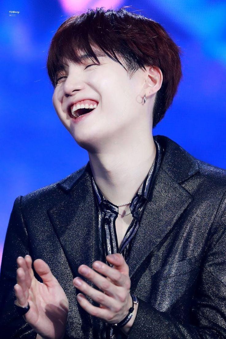 twitter.com/fistbump_suga