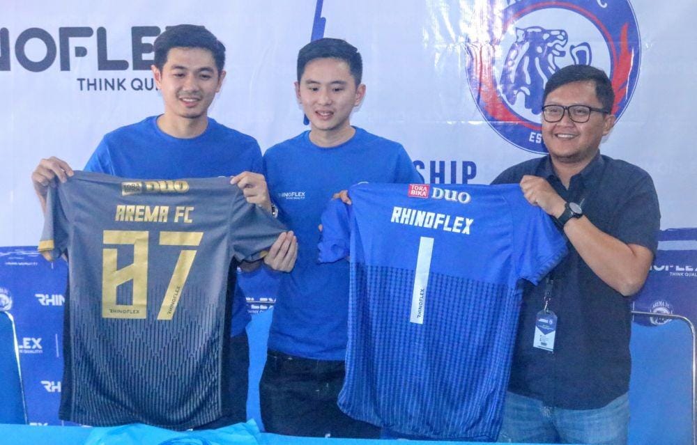 Arema FC menjalin bekerja sama dengan Rhinoflex untuk kebutuhan material patch jersey. IDN Times/ Alfi Ramadana