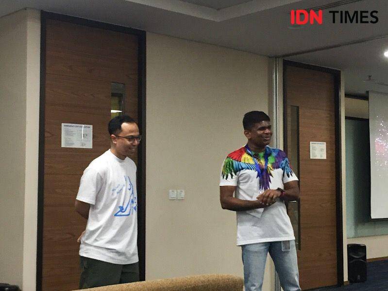 (Ki-ka) Fairruza Ahmad Iqbal (Senior Manager Newsroom Bukalapak), Manoharan Karthigasu (Pimpinan Pusat Keunggulan Pengajaran dan Pembelajaran Sampoerna University) saat networking activity . 11 Januari 2020. IDN Times/Nadin Azani
